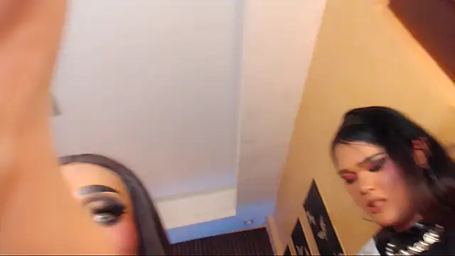 IndestructibleLily Adlı Modelin Canlı XXX Sohbeti