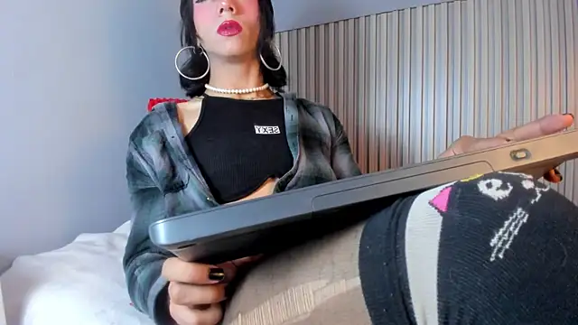 vicky_fant4sy Adlı Modelin Canlı XXX Sohbeti