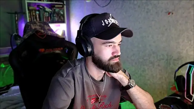 _Serious_Man Adlı Modelin Canlı XXX Sohbeti