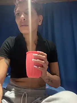 ImCrazzy Adlı Modelin Canlı XXX Sohbeti