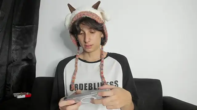 Onion_knight Adlı Modelin Canlı XXX Sohbeti