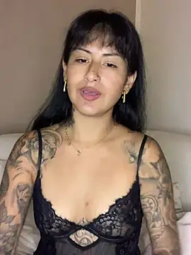 mrskarmaa Chat XXX in diretta