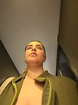 Alirawrz's Live XXX Chat