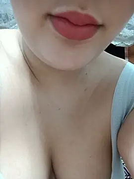 mimi_farwla Adlı Modelin Canlı XXX Sohbeti