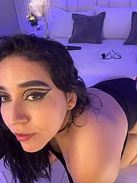 KatlynRous Adlı Modelin Canlı XXX Sohbeti
