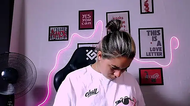Chat XXX en directo de AlisaFrost