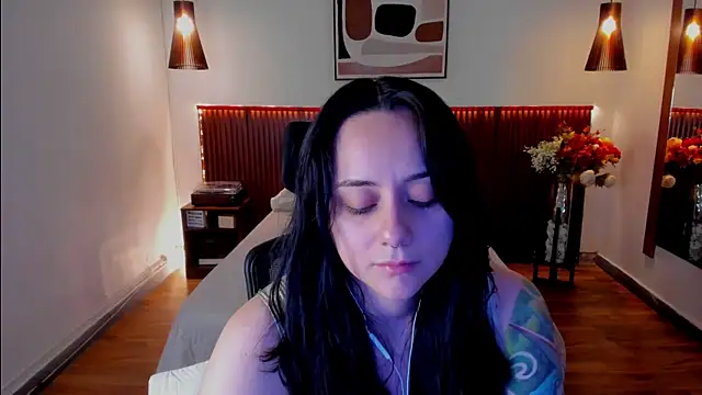 XXX chat uživo modela KatherineBond