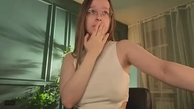 CassieCool's Live XXX Chat