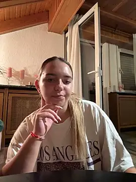 Naomi-Klein Webcam-Show