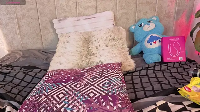 Emilly-hall – Naživo XXX chat