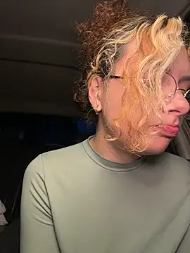 Joyce-fire live XXX chat