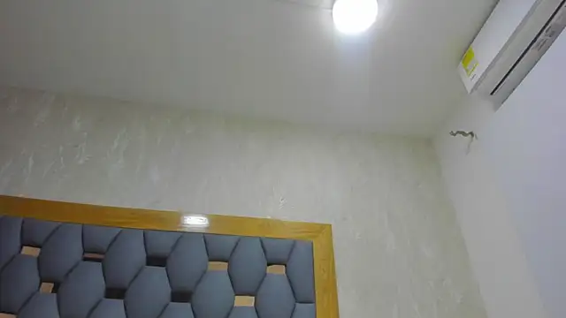 juliette_pretty_'s Live XXX Chat