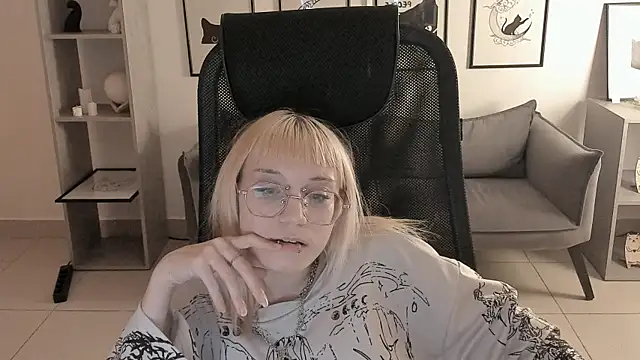 ReminaMeow's Live XXX Chat