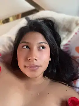 LinnaGardenia live XXX chat