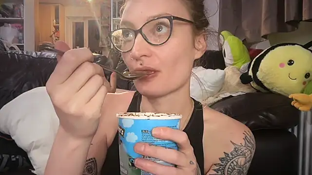 harleyblair Show in webcam