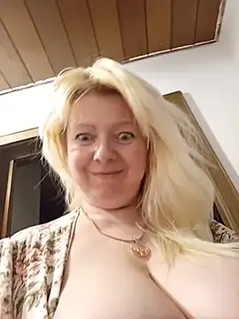 Show modela Lauri_scherri na web-kameri