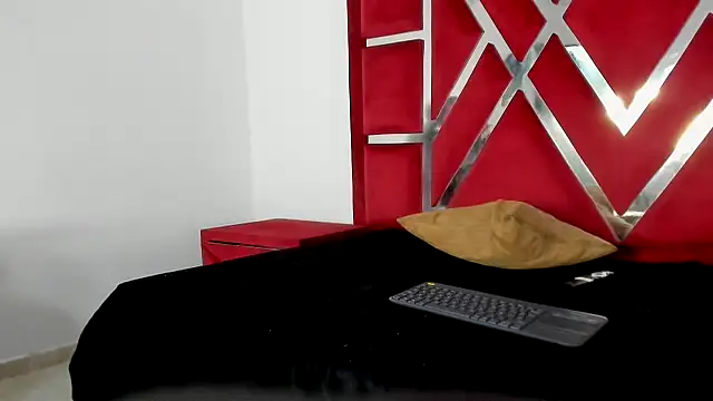 ambarglowasm's Live XXX Chat
