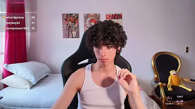 Nude_Boy18: онлайн-секс-чат