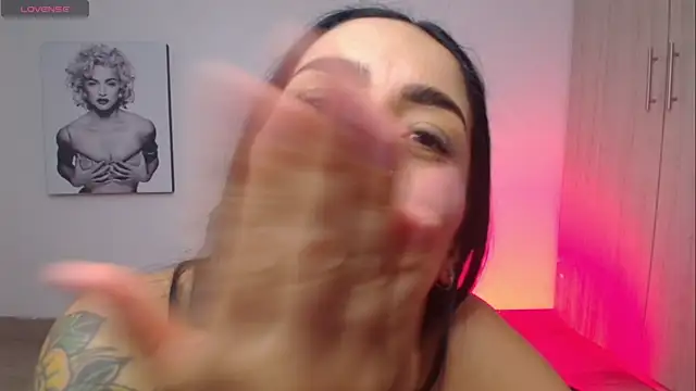 Millie_bobby: онлайн-секс-чат