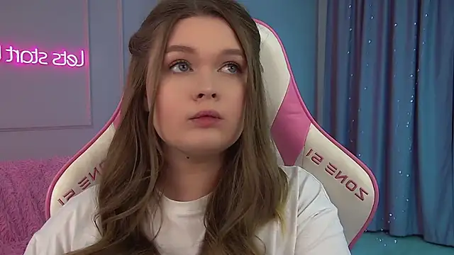 CrystalLyons Chat XXX in diretta