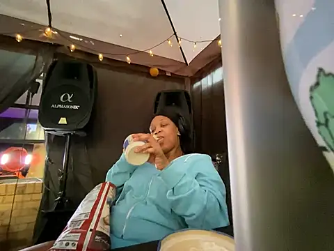 KLoveeee XXX чат на живо