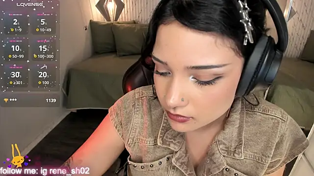 renee_shelby_'s Live XXX Chat