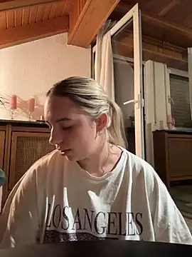Naomi-Klein Adlı Modelin Canlı XXX Sohbeti