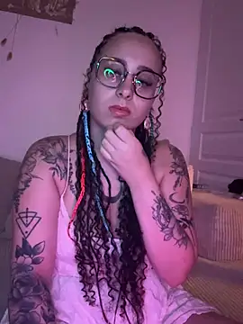 Chat +18 de queenlo_xxx ao vivo