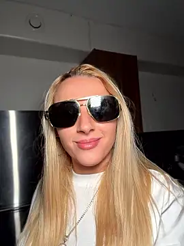Strongqueen XXX чат на живо