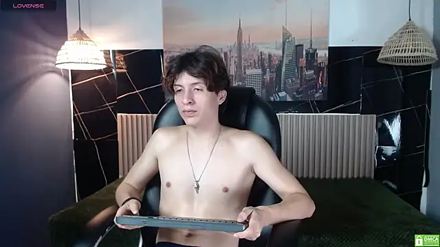 XXX chat uživo modela Marcoviolet