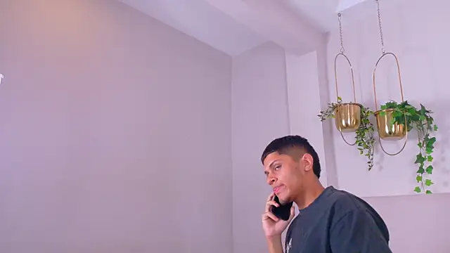 Chat +18 de EthanCarter__ ao vivo
