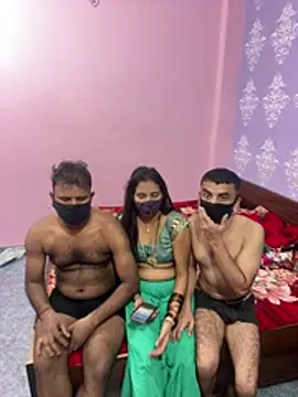 Show modela Sexy_vanshika01 na web-kameri