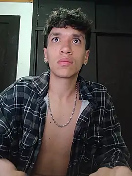 XXX chat uživo modela H3ll_B0Y_
