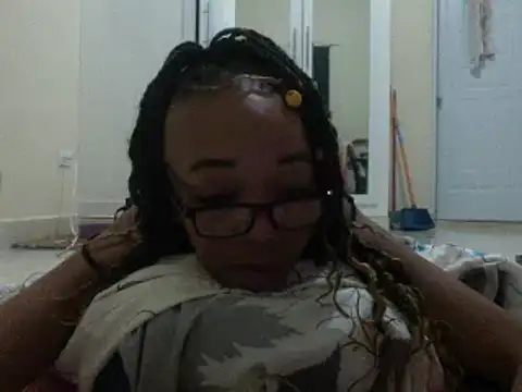 Chatroom XXX en direct de Ladyzee25