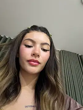 XXX chat uživo modela Your_Honeey