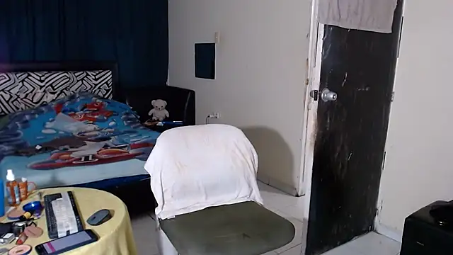 Sashaferrari2000 – Naživo XXX chat