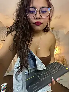 Miaa_Smiith1 লাইভ XXX চ্যাট
