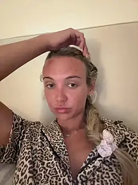 summerblue_'s Live XXX Chat