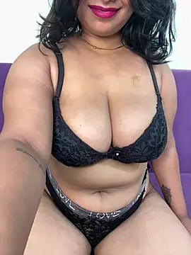 Nottyy_Bella_ Show in webcam