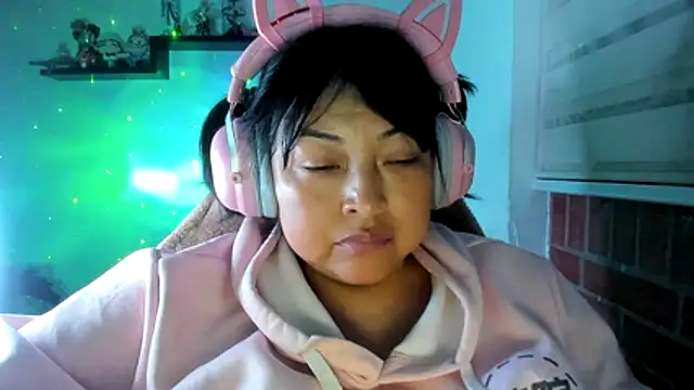 Chat XXX en directo de Shaddycute_