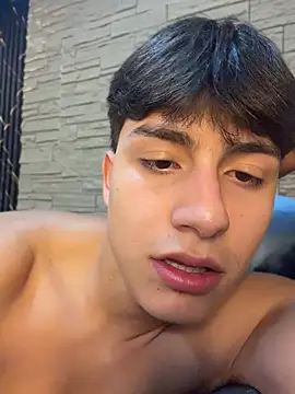 Chat +18 de Lander_Cruz ao vivo