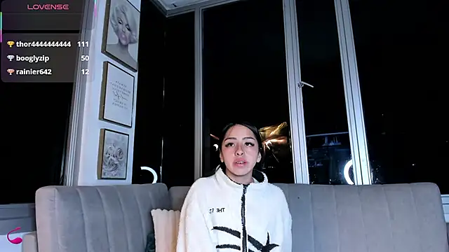 XXX chat uživo modela Daphne_chers
