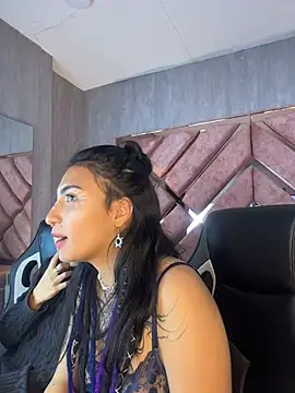 XXX chat uživo modela Velvet_Mysstic