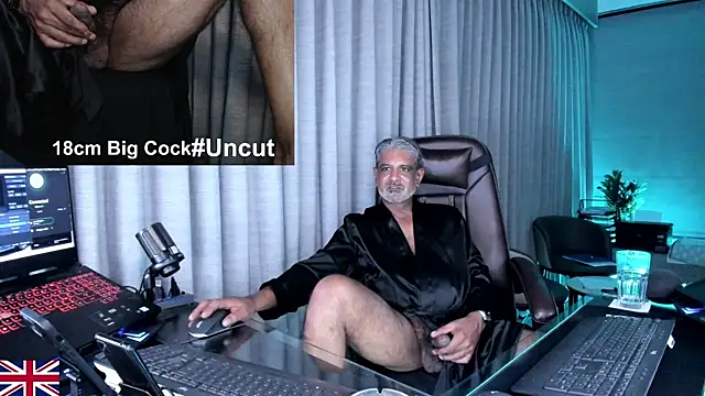 OnlineBossUK Live XXX-chat
