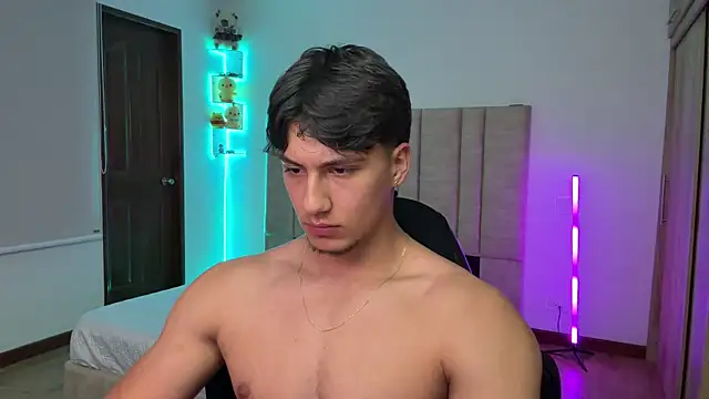 Chat XXX en directo de CHRIS_MORGAN1
