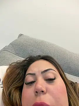 Онлайн чат XXX lariic