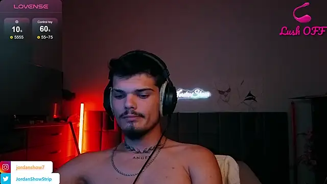 צ'אט XXX בשידור חי של JordanShow