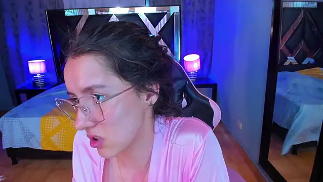 Živý XXX chat Linda4Petite