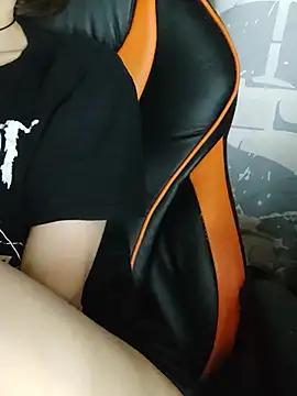 Aashikalaa élő XXX-chatje