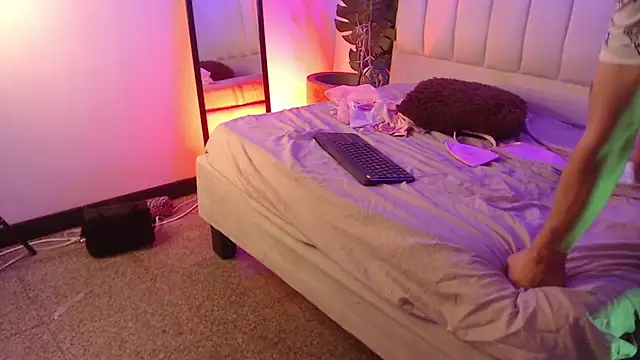aji_golds' Webcam Show